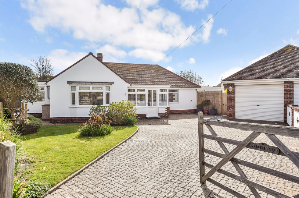 Property for Sale, East Wittering Coney Close Baileys Estate Agent